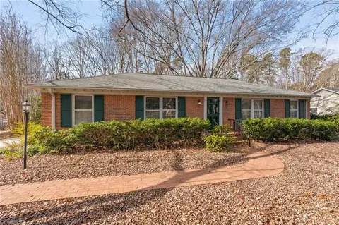 1905 Selkirk Dr, Greensboro, NC 27410