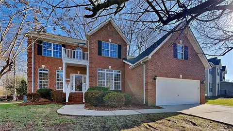 2287 Rothwood Acres Rd, Greensboro, NC 27406