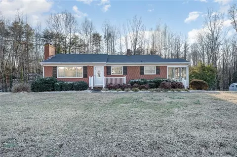 9452 Broad St, King, NC 27021