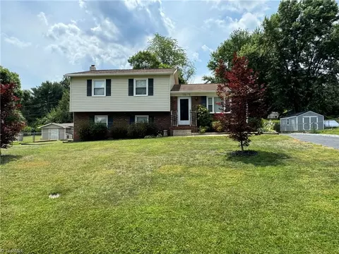 110 Harvest Dr, King, NC 27021