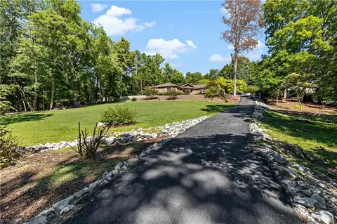 2502 Midview Dr, High Point, NC 27265