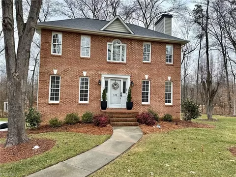 125 Clarksburg Ct, Clemmons, NC 27012