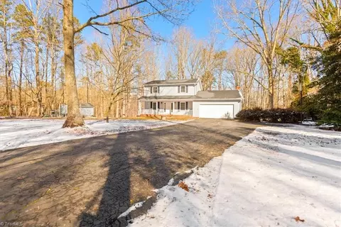 502 Old Hollow Rd, Pilot Mountain, NC 27041