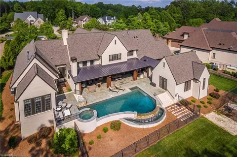 814 Northern Shores Pt, Greensboro, NC 27455