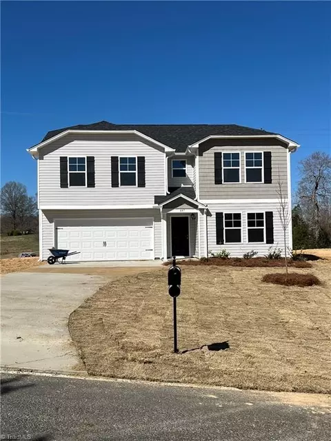 647 Gus Hill Rd, Clemmons, NC 27012