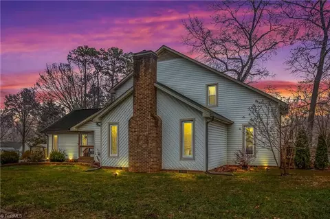 2291 Winterberry Dr, Winston Salem, NC 27106