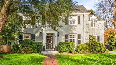 204 Elmwood Dr, Greensboro, NC 27408