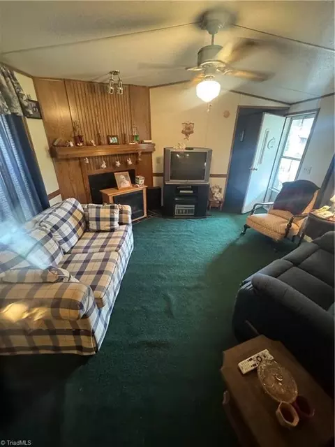6436 Summit Rd, Purlear, NC 28665 photo 5