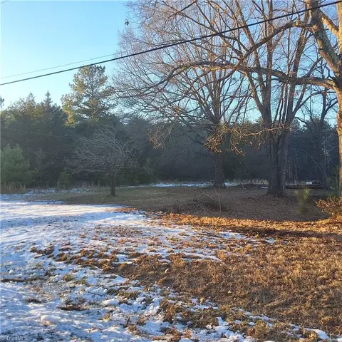 865 Narrow Gauge Rd, Reidsville, NC 27320