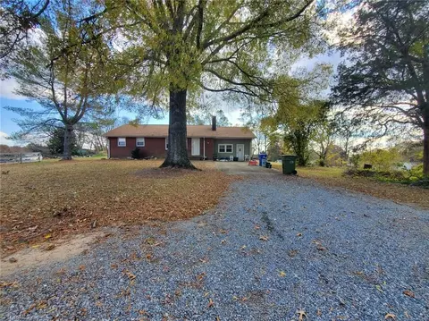 177 Helms Rd, Winston Salem, NC 27107