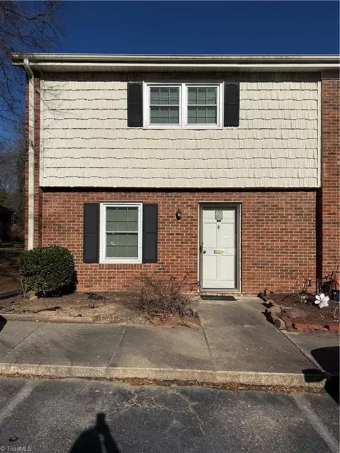 211 Northpoint Ave #A, High Point, NC 27262
