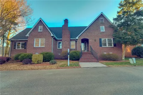 102 Cheswyck Ln, Winston Salem, NC 27104