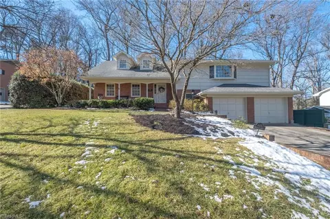 620 Nokomis Ct, Winston Salem, NC 27106