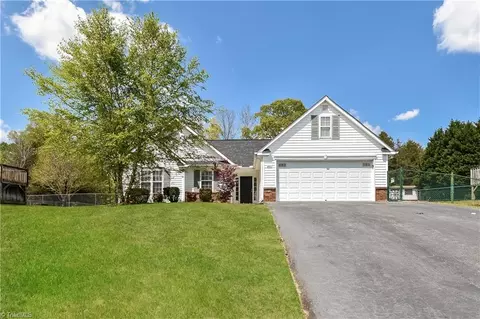 2431 Asheby Woods Ct, Kernersville, NC 27284