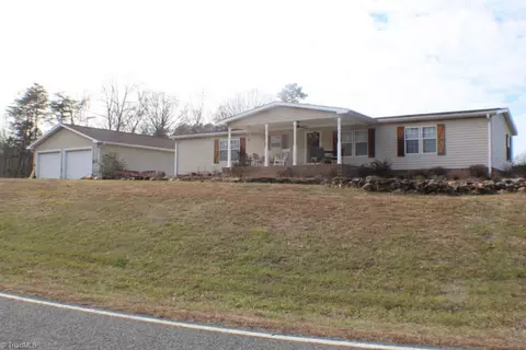 2086 Ray Loop Rd, Westfield, NC 27053 photo 3