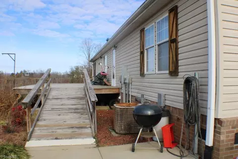 2086 Ray Loop Rd, Westfield, NC 27053 photo 8