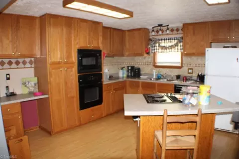 2086 Ray Loop Rd, Westfield, NC 27053 photo 17