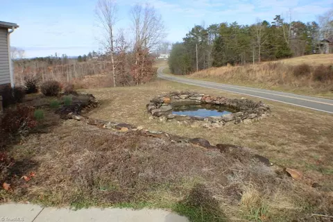 2086 Ray Loop Rd, Westfield, NC 27053 photo 10