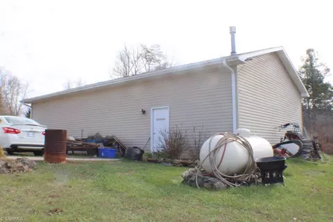 2086 Ray Loop Rd, Westfield, NC 27053 photo 7