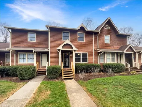 516 Rock Cliff Ct, Winston Salem, NC 27104