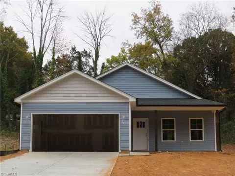 112 Meadow Ln, Thomasville, NC 27360