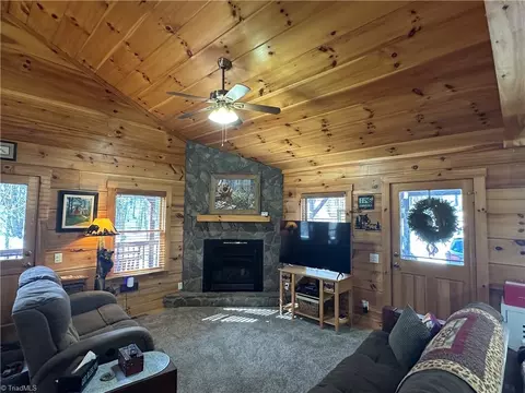 307 Current Loop, Hillsville, VA 24343 photo 6