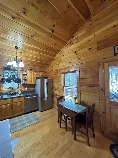 307 Current Loop, Hillsville, VA 24343 photo 32