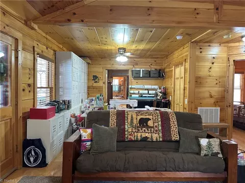 307 Current Loop, Hillsville, VA 24343 photo 12