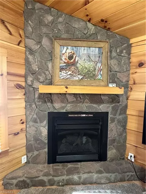 307 Current Loop, Hillsville, VA 24343 photo 9