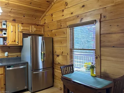 307 Current Loop, Hillsville, VA 24343 photo 33