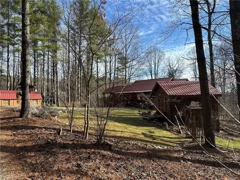 307 Current Loop, Hillsville, VA 24343 photo 2