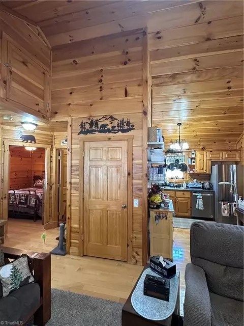 307 Current Loop, Hillsville, VA 24343 photo 11