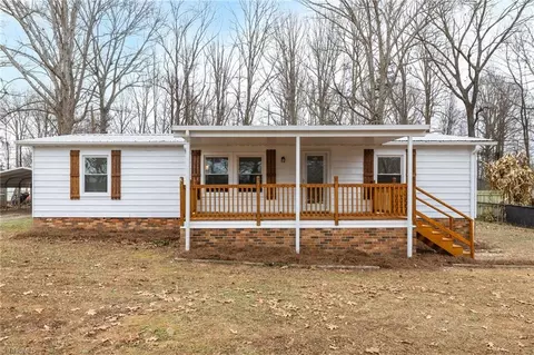 7256 Birch Dr, Randleman, NC 27317