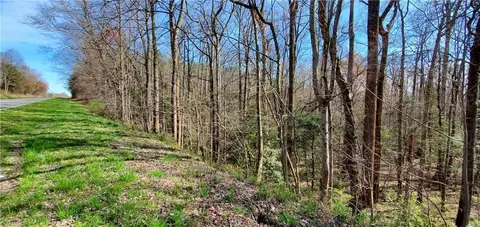 5761 Yadkin Wilkes Rd, Hamptonville, NC 27020