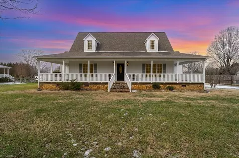 9181 Racine Rd, Pleasant Garden, NC 27313