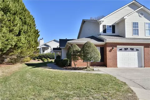 4329 Riverside Dr, Clemmons, NC 27012