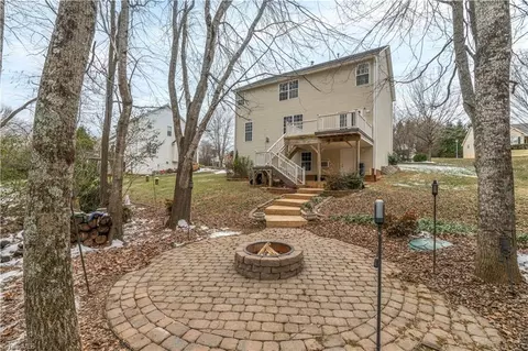 Exterior - 121 Willow Bend Dr, King, NC 27021 photo 5 of 6