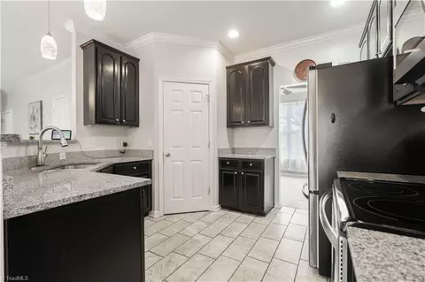 Kitchen - 121 Willow Bend Dr, King, NC 27021 photo 2 of 5