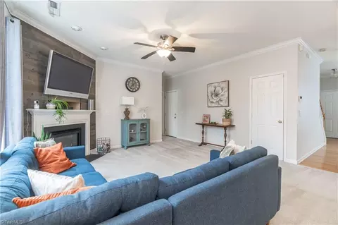 Living - 121 Willow Bend Dr, King, NC 27021 photo 6 of 12