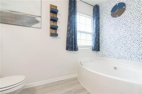 Bath - 121 Willow Bend Dr, King, NC 27021 photo 3 of 10