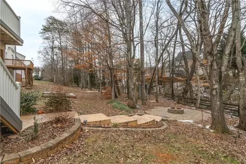 Exterior - 121 Willow Bend Dr, King, NC 27021 photo 4 of 6