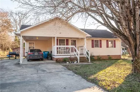 162 3rd St E, Denton, NC 27239