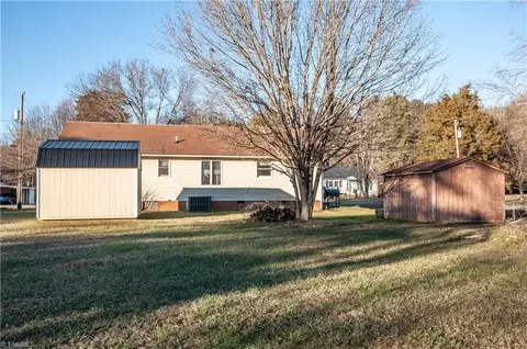 Exterior - 162 3rd St E, Denton, NC 27239 photo 3 of 3