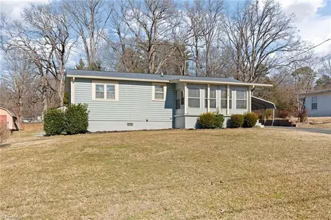 6702 Arvin Ave, Jamestown, NC 27282