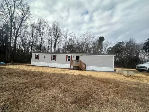 538 Avenue K, Lexington, NC 27292