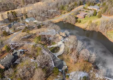 View/Area - 403 Cascade Ct, High Point, NC 27265 photo 4 of 7