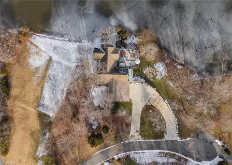 View/Area - 403 Cascade Ct, High Point, NC 27265 photo 3 of 7