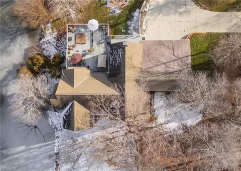 View/Area - 403 Cascade Ct, High Point, NC 27265 photo 2 of 7