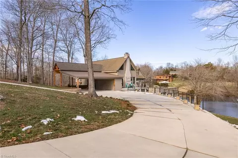 403 Cascade Ct, High Point, NC 27265
