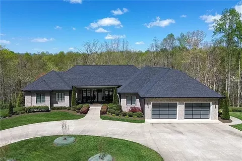 109 Wyncrest Ter, Mount Airy, NC 27030